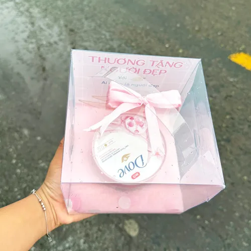 Hộp Quà Tặng Tẩy Tế Bào Chết Dưỡng Ẩm Toàn Thân Dove Hương Hoa Anh Đào 298g