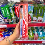 Kem Đánh Răng Colgate Maxfresh Hương Đào Mát Lạnh 225g + Bàn Chải Lông Mềm