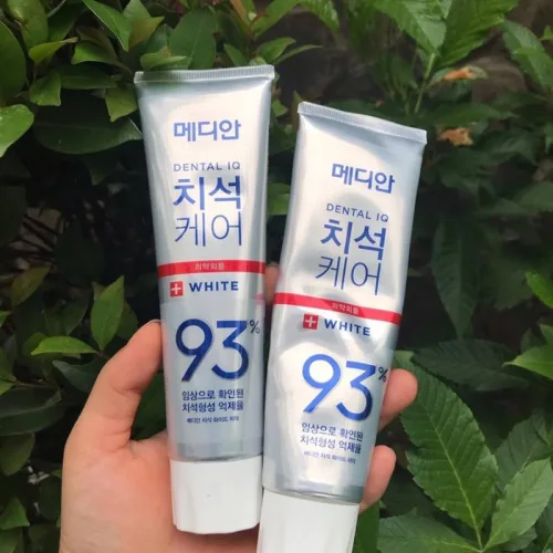 Kem Đánh Răng Median Màu Trắng  Dental IQ 93% White 120g