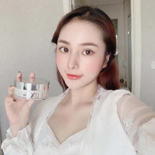 Kem Body Lux được chiết xuất từ tinh chất Yến Tươi kết hợp Collagen