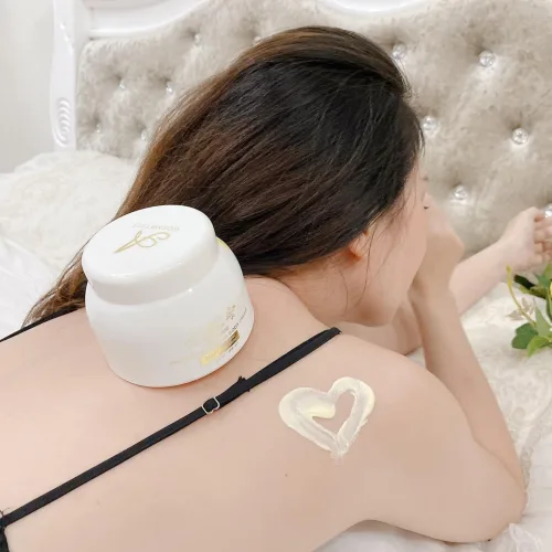 Kem body mềm nước hoa 2020 siêu bật tone
