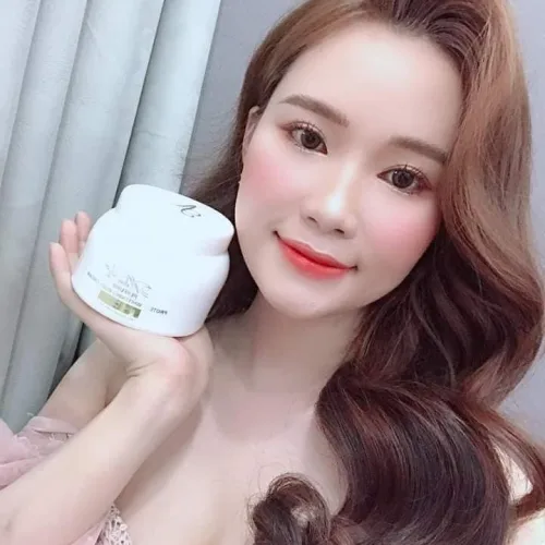 Kem body mềm sẽ giúp các chị em trở nên sang chảnh hơn và tự tin hơn