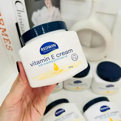 Kem Dưỡng Ẩm Sáng Da Vitamin E Redwin Úc (300g)