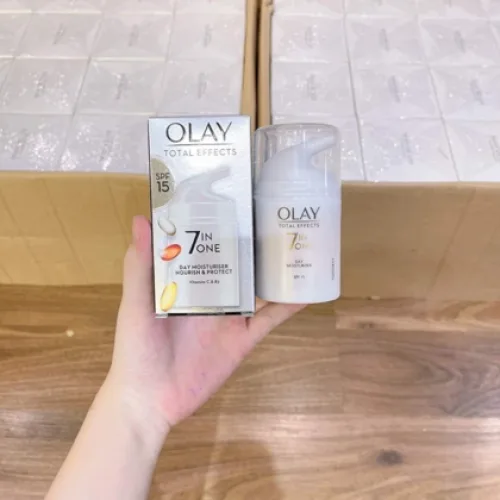 Kem Dưỡng OLAY Total Effects 7 in 1 Day Moisturiser Nourish &amp; Protect SPF15 là sản phẩm có hỗ trợ cả chống nắng