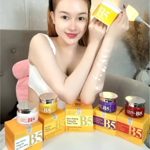 Kem Dưỡng Sáng Da B5 Hatagold Cosmetics Màu Đỏ10g