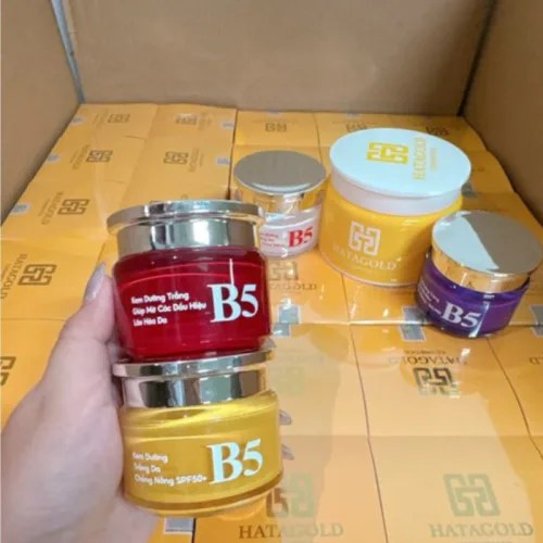 Kem Dưỡng Sáng Da B5 Hatagold Cosmetics Màu Đỏ10g
