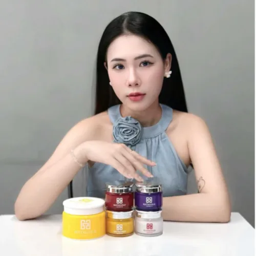 Kem Dưỡng Sáng Da B5 Hatagold Cosmetics Màu Đỏ10g