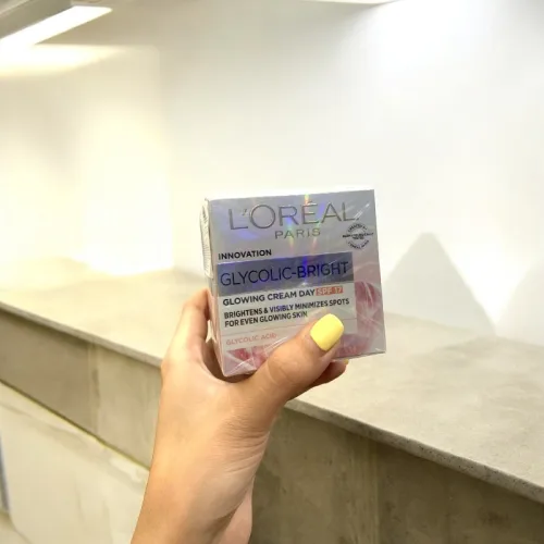 Kem Dưỡng Trắng Da Loreal Paris Ban Ngày Glycolic-Bright Glowing Cream Day SPF 17 50ml