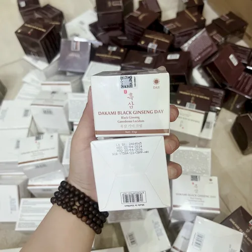 Kem Face Nám Nhân Sâm Đen Dakami Black Ginseng Ban Ngày