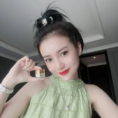 Kem Face Queen Dưỡng Trắng Da Mặt Cao Cấp Fairy Cosmetics Phiên Bản Mini 10gr