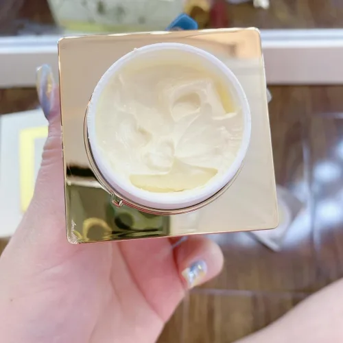Kem Face Queen Fairy Cosmetics Super Vip Whitening Tặng Gel Tẩy Tế Bào Chết