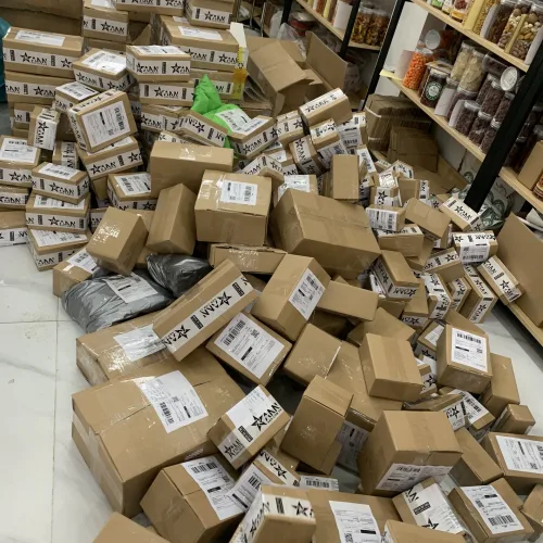 Khách có thể đến xem trực tiếp hoặc ib em để được tư vấn nhé.