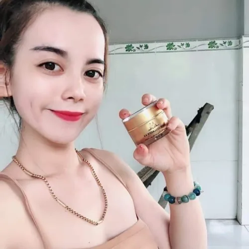 Khách em trót yêu kem face collagen x3 mất rồi