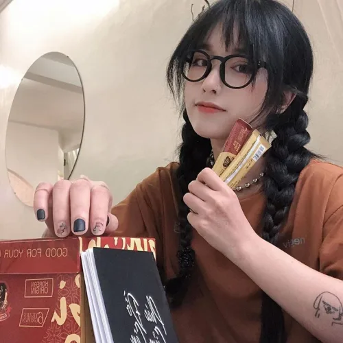 Là con gái sinh ra đã khổ, thân hình đống mỡ lại càng khổ hơn