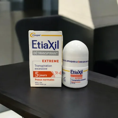 Lăn Khử Mùi EtiaXil Màu Đỏ 15ml