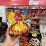 Mì Trộn Vị Gà Cay Phô Mai Hàn Quốc SEDAAP 435g - Lốc 5 Gói