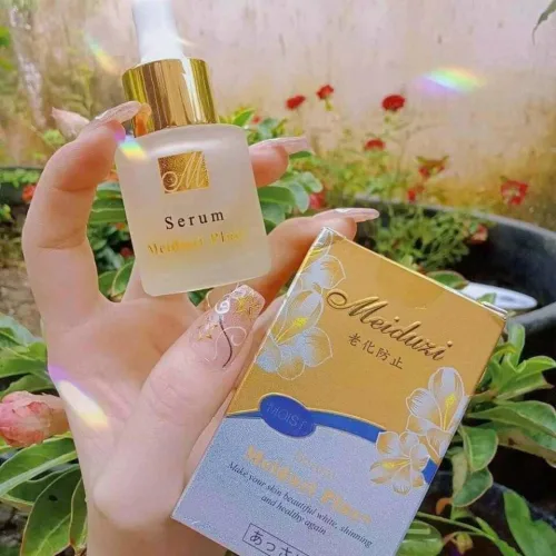 Một lớp mỏng Serum HD giúp bạn có thể tự tin đi ăn đi chơi cùng bạn bè mà Không cầu kì đâu đấy nhé