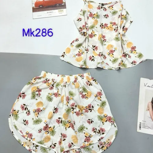 Đồ bộ áo hai dây quần đùi vải tonl hình hoa cỏ khác nhau