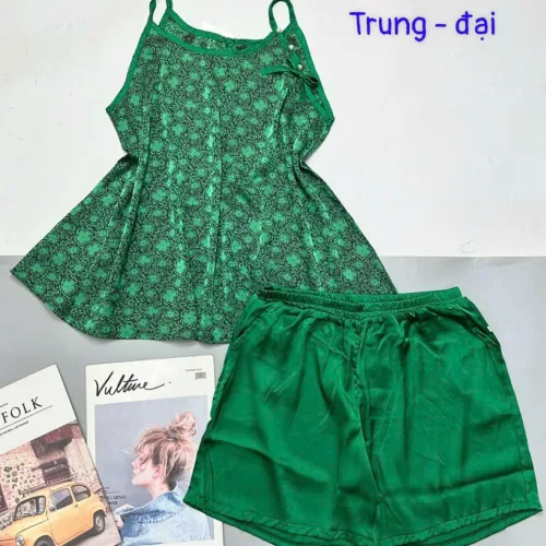 Đồ bộ gấm 2 da phối lụa mờ quần đùi trơn áo yếm 2 dây
