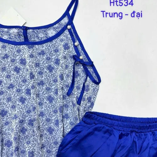 Đồ bộ gấm phối lụa mờ quần đùi trơn áo yếm 2 dây có nút trung
