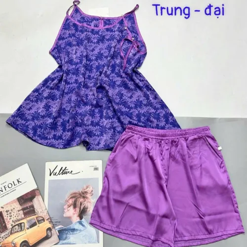 Đồ bộ gấm phối lụa mờ quần đùi trơn áo yếm 2 dây có nút trung