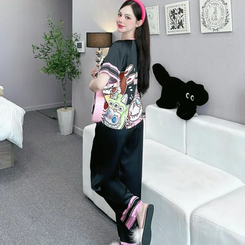 Đồ bộ quần dài áo cổ tròn tay ngắn in nhiều hoạ tiết