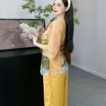 Đồ bộ quần dài áo tay lỡ in hình nhiều hoa sen khác nhau