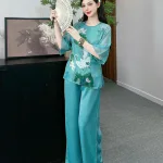 Đồ bộ quần dài áo tay lỡ in hình nhiều hoa sen khác nhau