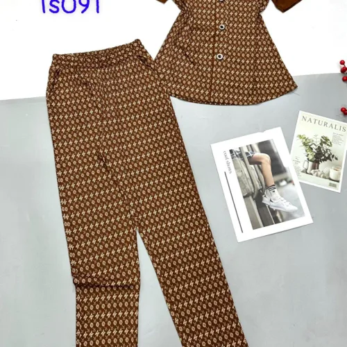 Đồ bộ quần dài áo tay ngắn cổ vuông có nút in hoạ tiết nhỏ