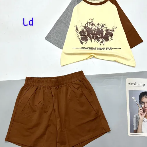 Đồ bộ quần đùi  áo crop top in hình loang màu