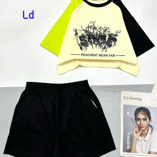 Đồ bộ quần đùi  áo crop top in hình loang màu
