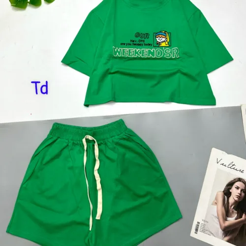Đồ bộ quần đùi áo croptop cổ tròn in chữ WEEKENDSR