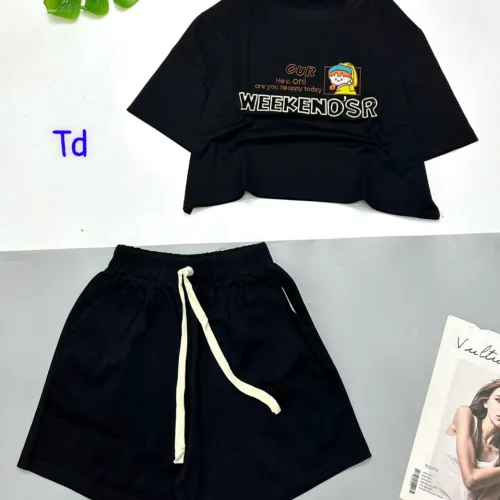 Đồ bộ quần đùi áo croptop cổ tròn in chữ WEEKENDSR
