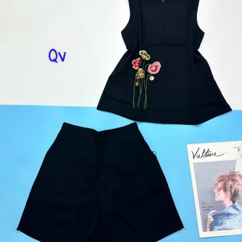 Đồ bộ quần đùi áo sát nách có thêu cành hoa