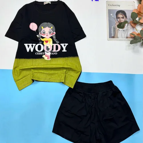 Đồ bộ quần đùi áo tay ngắn 2 màu in chữ WOODY