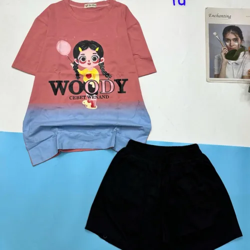 Đồ bộ quần đùi áo tay ngắn 2 màu in chữ WOODY