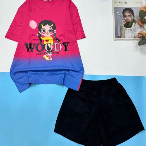 Đồ bộ quần đùi áo tay ngắn 2 màu in chữ WOODY