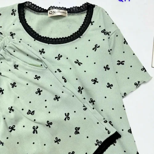 Đồ bộ quần đùi  áo tay ngắn gân xin in nhiều nơ nhỏ