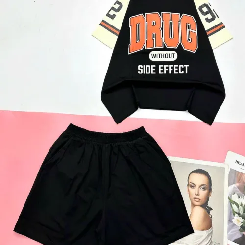 Đồ bộ quần đùi áo tay ngắn in chữ DRUG