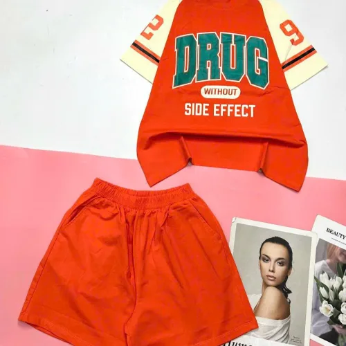 Đồ bộ quần đùi áo tay ngắn in chữ DRUG