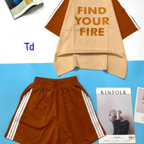 Đồ bộ quần đùi áo tay ngắn in chữ find your fire