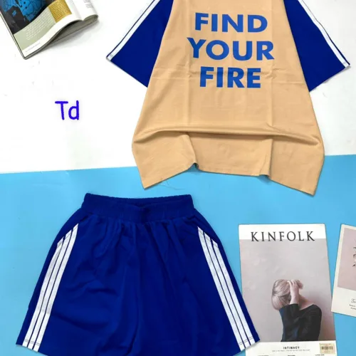 Đồ bộ quần đùi áo tay ngắn in chữ find your fire