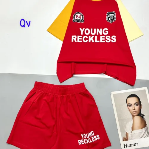 Đồ bộ quần đùi áo tay ngắn in chữ Young Reckless