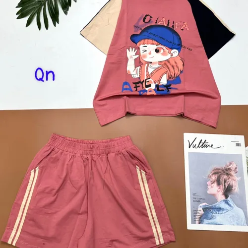 Đồ bộ quần đùi áo tay ngắn in hình bé đội nón