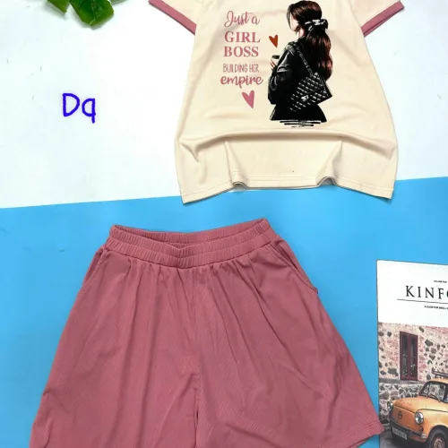 Đồ bộ quần đùi áo tay ngắn in hình cô gái tóc dài