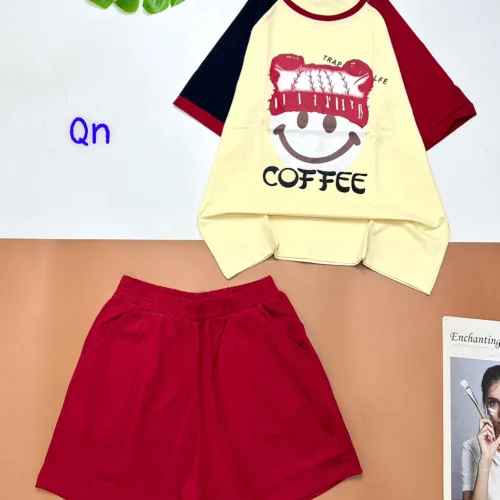 Đồ bộ quần đùi áo tay ngắn in hình mặt cười đội nón chữ coffee