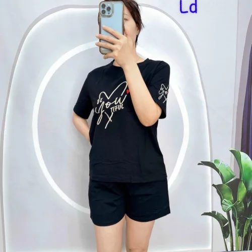 Đồ bộ quần đùi áo tay ngắn in trái tim và chữ