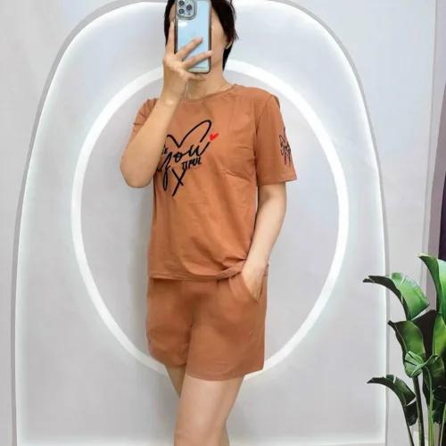 Đồ bộ quần đùi áo tay ngắn in trái tim và chữ