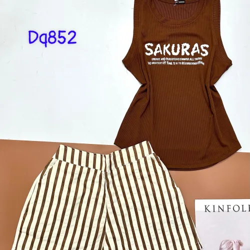 Đồ bộ quần đùi ca rô nhỏ áo ba lỗ in hình chữ Sakura