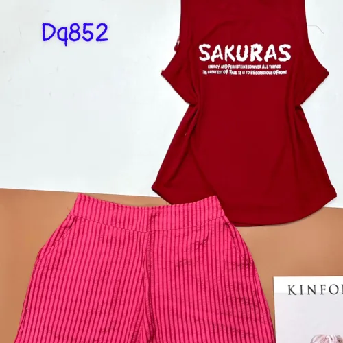 Đồ bộ quần đùi ca rô nhỏ áo ba lỗ in hình chữ Sakura
